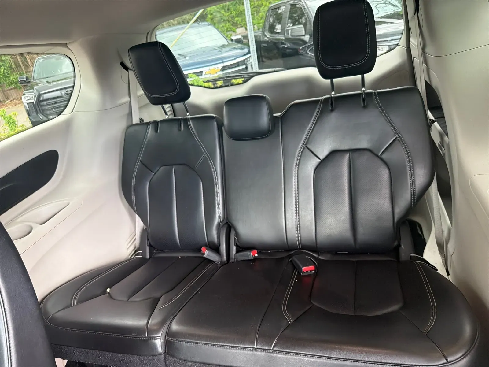 2023 Chrysler Pacifica Touring L - Photo 16