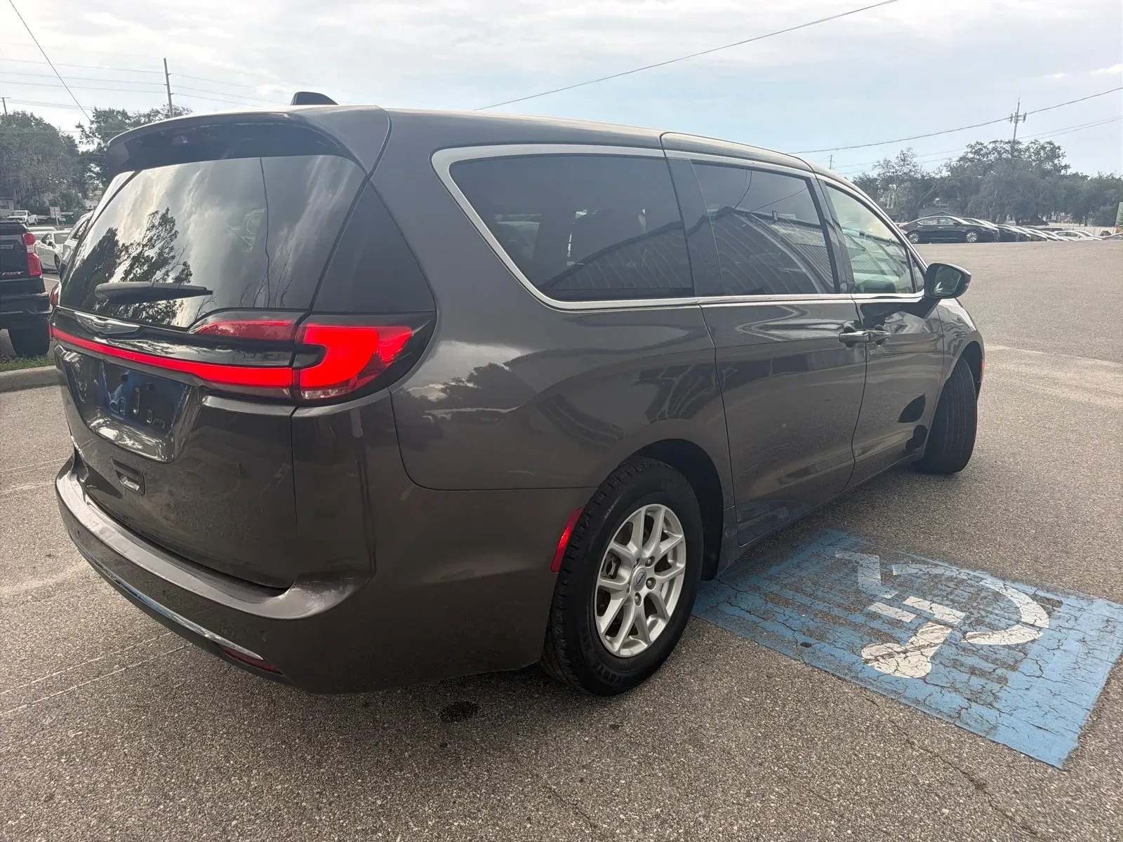 2023 Chrysler Pacifica Touring L - Photo 8