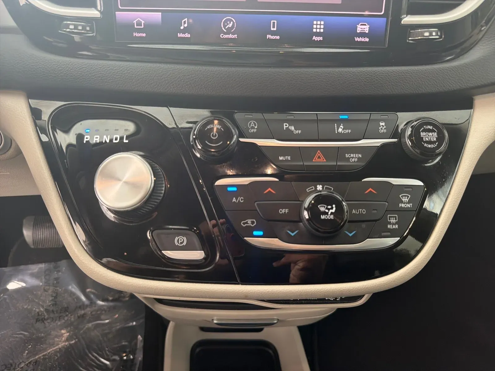 2023 Chrysler Pacifica Touring L - Photo 13