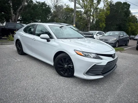 More photos of 2023 Toyota Camry LE at Evo Motors, FL