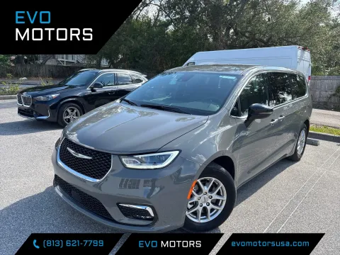 Gray 2025 Chrysler Pacifica Select for sale in Seffner, FL