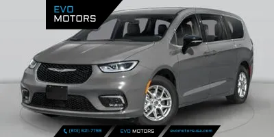 2025 Chrysler Pacifica Select's photo