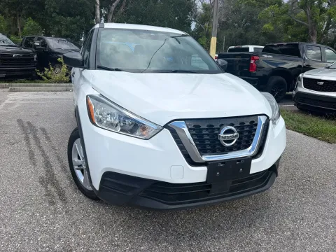 More photos of 2020 Nissan Kicks S at Evo Motors, FL