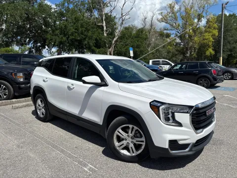 More photos of 2022 GMC Terrain SLE at Evo Motors, FL