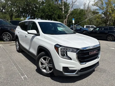 More photos of 2022 GMC Terrain SLE at Evo Motors, FL