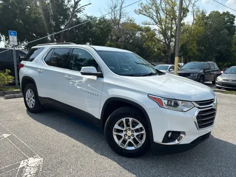 More photos of 2021 Chevrolet Traverse LT Cloth at Evo Motors, FL