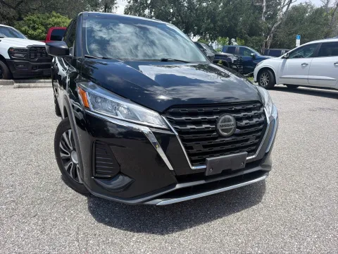 More photos of 2021 Nissan Kicks S at Evo Motors, FL