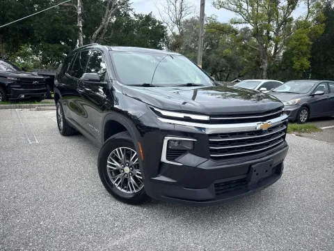 More photos of 2024 Chevrolet Traverse FWD LT at Evo Motors, FL
