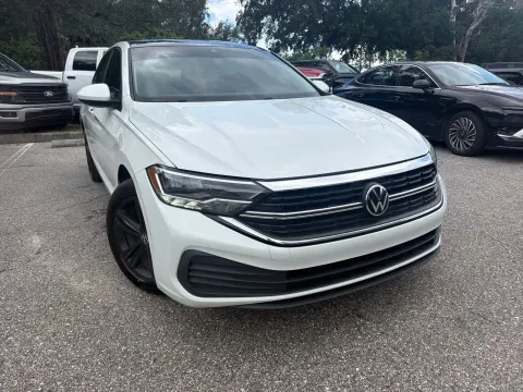 More photos of 2023 Volkswagen Jetta SE at Evo Motors, FL