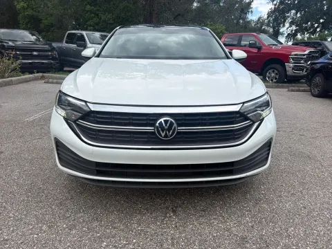 More photos of 2023 Volkswagen Jetta SE at Evo Motors, FL