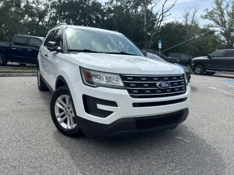 More photos of 2017 Ford Explorer at Evo Motors, FL