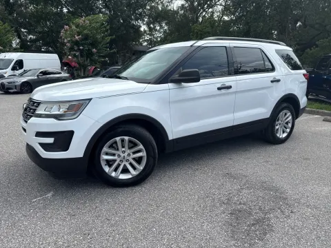 More photos of 2017 Ford Explorer at Evo Motors, FL