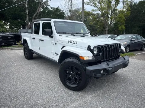 More photos of 2023 Jeep Gladiator Willys Sport Crew Cab 4X4 at Evo Motors, FL