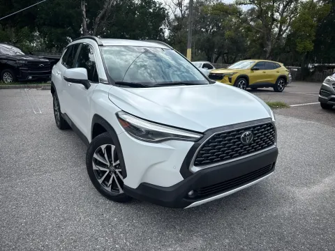 More photos of 2023 Toyota Corolla Cross XLE at Evo Motors, FL