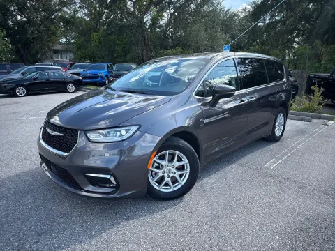 Photos of 2023 Chrysler Pacifica Touring L for sale in Seffner, FL at Evo Motors