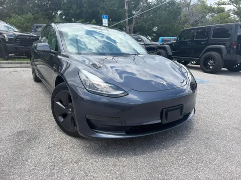 More photos of 2023 Tesla Model 3 Standard Range w/WHITE INTERIOR at Evo Motors, FL