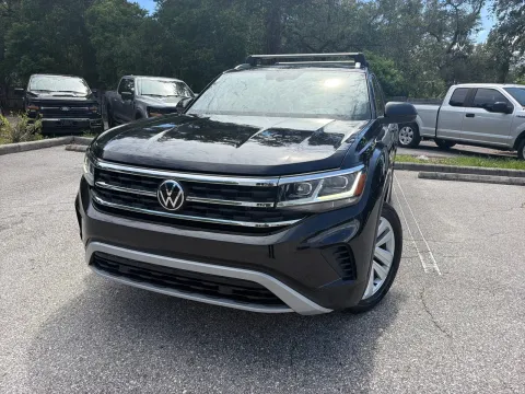 Another view of 2023 Volkswagen Atlas Cross Sport 3.6L V6 SE w/Technology for sale in Seffner, FL at Evo Motors