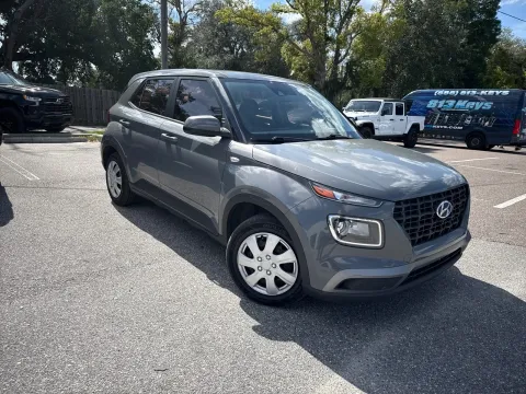 More photos of 2020 Hyundai Venue SE at Evo Motors, FL