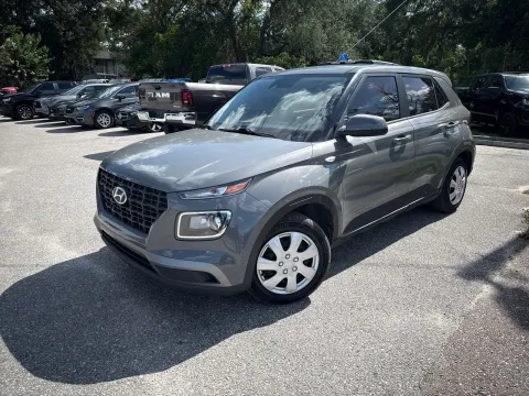 Photos of 2020 Hyundai Venue SE for sale in Seffner, FL at Evo Motors