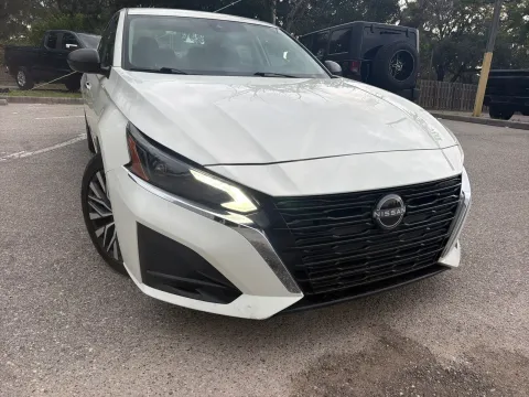 More photos of 2025 Nissan Altima SV at Evo Motors, FL