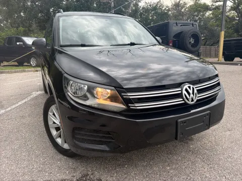 More photos of 2017 Volkswagen Tiguan S at Evo Motors, FL