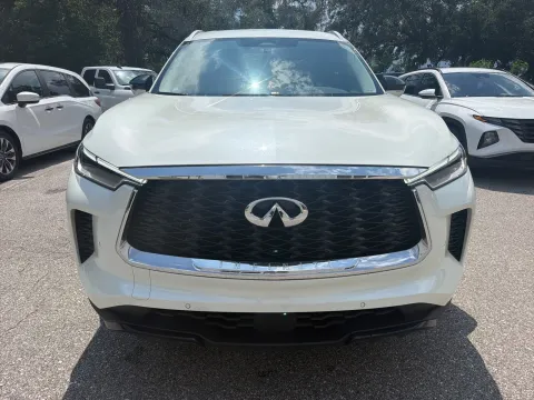 More photos of 2023 INFINITI QX60 LUXE at Evo Motors, FL