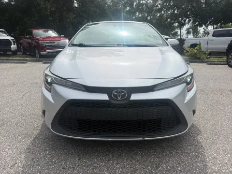 More photos of 2021 Toyota Corolla LE at Evo Motors, FL