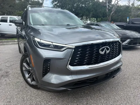More photos of 2023 INFINITI QX60 LUXE at Evo Motors, FL