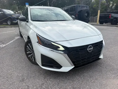 More photos of 2025 Nissan Altima SV at Evo Motors, FL