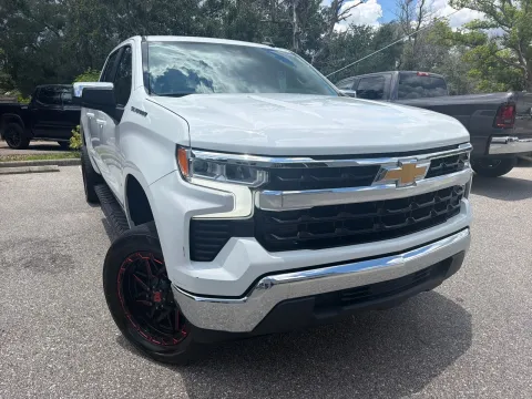 More photos of 2023 Chevrolet Silverado 1500 LT Crew Cab V8 at Evo Motors, FL