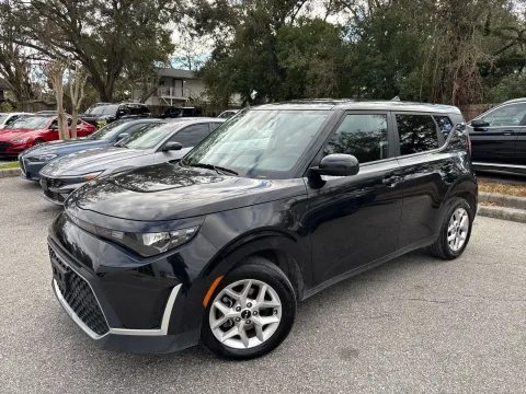 Photos of 2023 Kia Soul LX for sale in Seffner, FL at Evo Motors