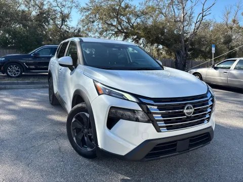 More photos of 2025 Nissan Rogue SV AWD at Evo Motors, FL