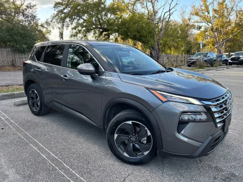 More photos of 2025 Nissan Rogue SV AWD at Evo Motors, FL