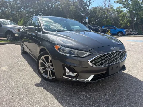 More photos of 2020 Ford Fusion Hybrid Titanium at Evo Motors, FL