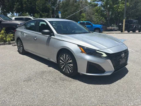 More photos of 2024 Nissan Altima 2.5 SV at Evo Motors, FL