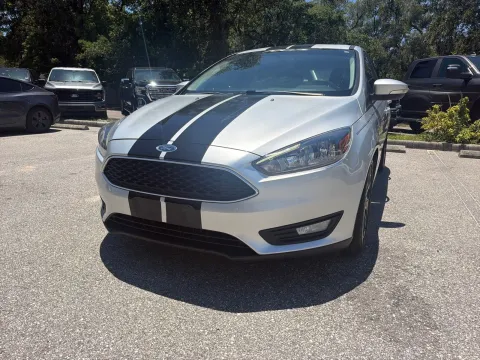 More photos of 2016 Ford Focus SE w/LUXURY PKG. LTHR. SUNR. at Evo Motors, FL