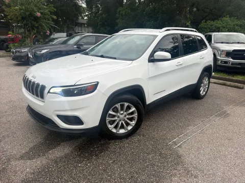 Photos of 2021 Jeep Cherokee Latitude for sale in Seffner, FL at Evo Motors