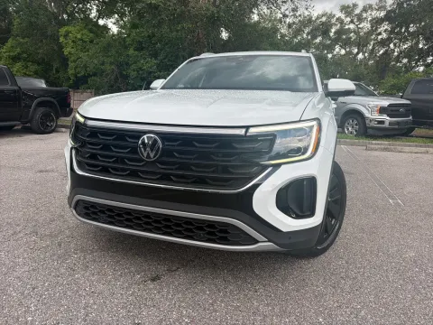 Another view of 2024 Volkswagen Atlas Cross Sport 2.0T SE w/Technology for sale in Seffner, FL at Evo Motors