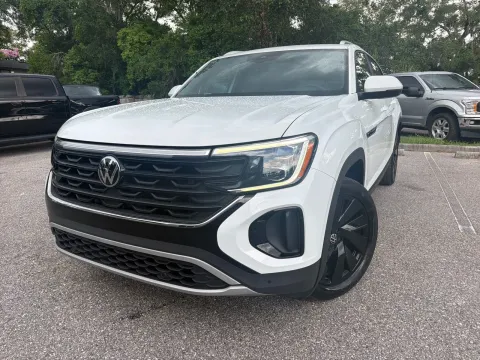 Photos of 2024 Volkswagen Atlas Cross Sport 2.0T SE w/Technology for sale in Seffner, FL at Evo Motors