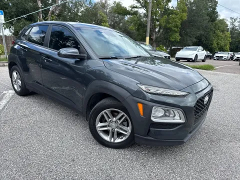 More photos of 2021 Hyundai Kona SE at Evo Motors, FL
