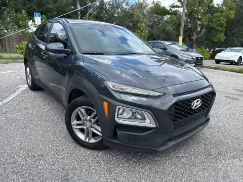 More photos of 2021 Hyundai Kona SE at Evo Motors, FL