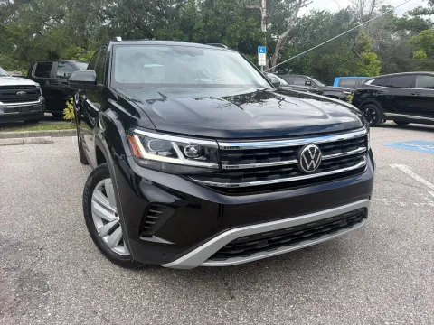 More photos of 2023 Volkswagen Atlas Cross Sport 2.0T SE w/Technology at Evo Motors, FL