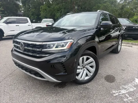 Photos of 2023 Volkswagen Atlas Cross Sport 2.0T SE w/Technology for sale in Seffner, FL at Evo Motors