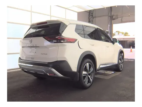 More photos of 2023 Nissan Rogue Platinum PREMIUM PACKAGE at Evo Motors, FL