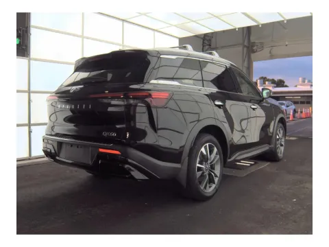 More photos of 2024 INFINITI QX60 LUXE at Evo Motors, FL