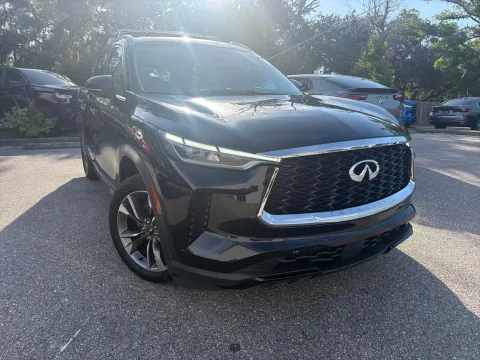 More photos of 2024 INFINITI QX60 LUXE at Evo Motors, FL