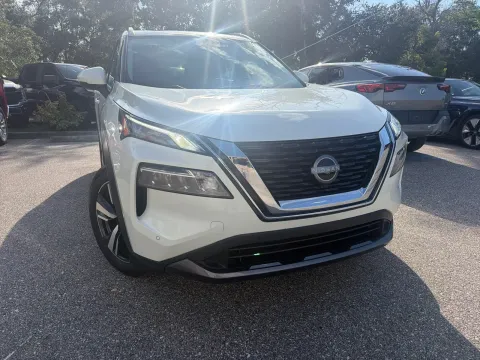 More photos of 2023 Nissan Rogue SL at Evo Motors, FL