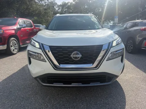 More photos of 2023 Nissan Rogue SL at Evo Motors, FL