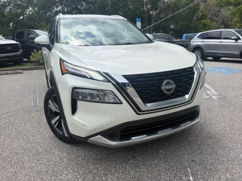 More photos of 2023 Nissan Rogue Platinum AWD w/PREMIUM PKG. at Evo Motors, FL