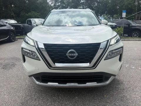 More photos of 2023 Nissan Rogue Platinum AWD w/PREMIUM PKG. at Evo Motors, FL